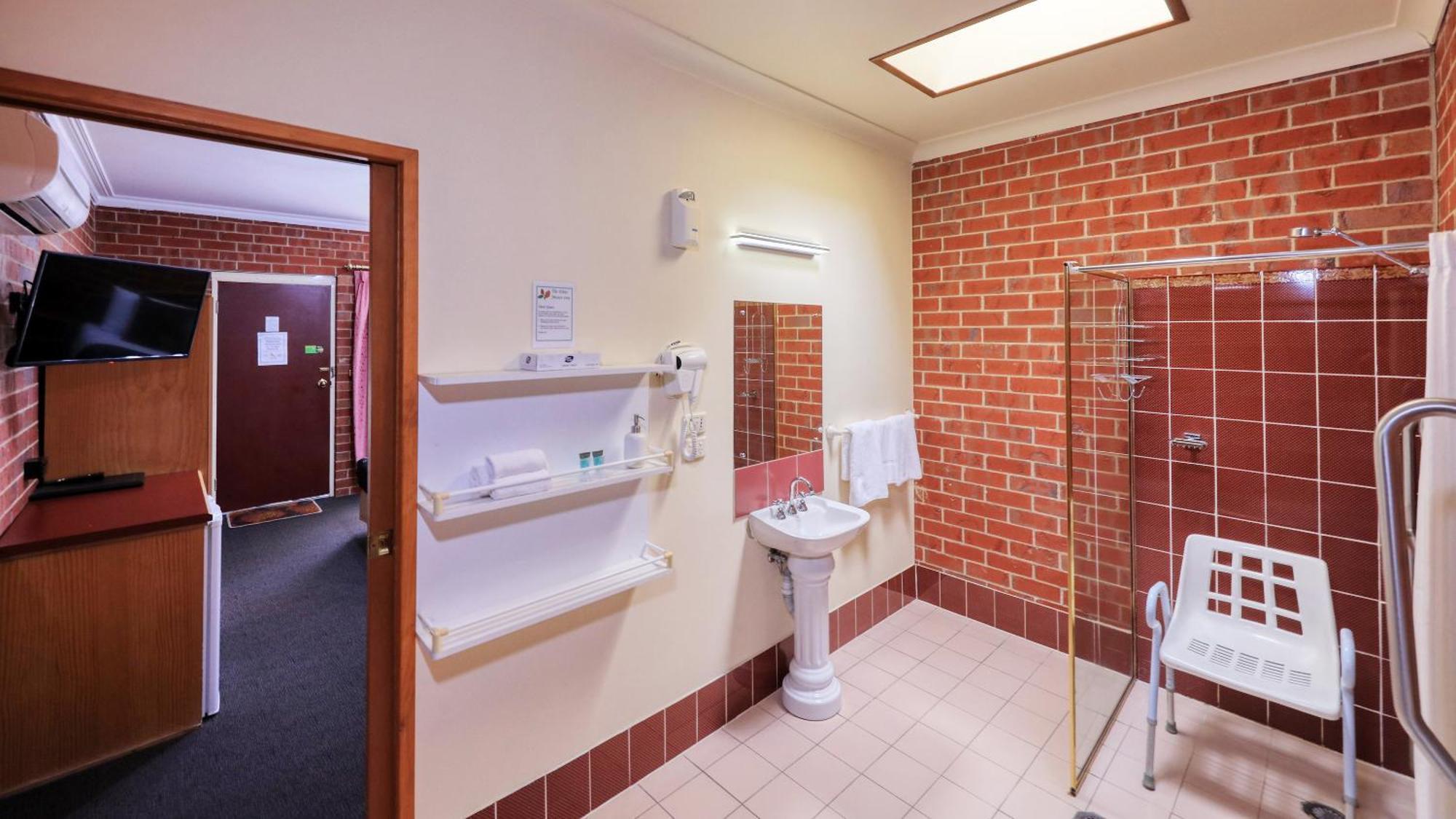 Elms Motor Inn Tumut Dış mekan fotoğraf