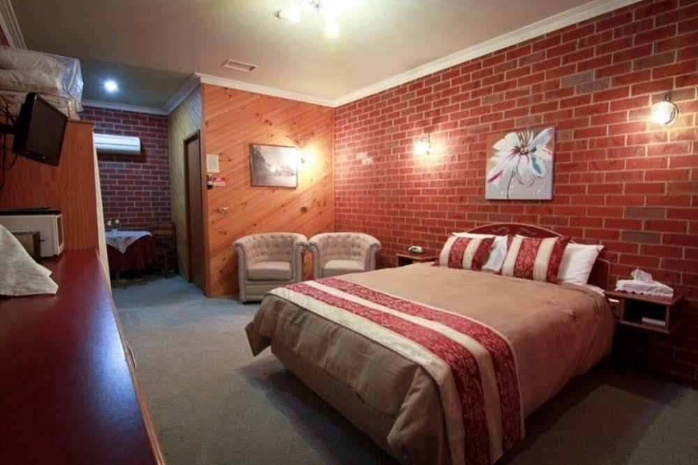 Elms Motor Inn Tumut Dış mekan fotoğraf