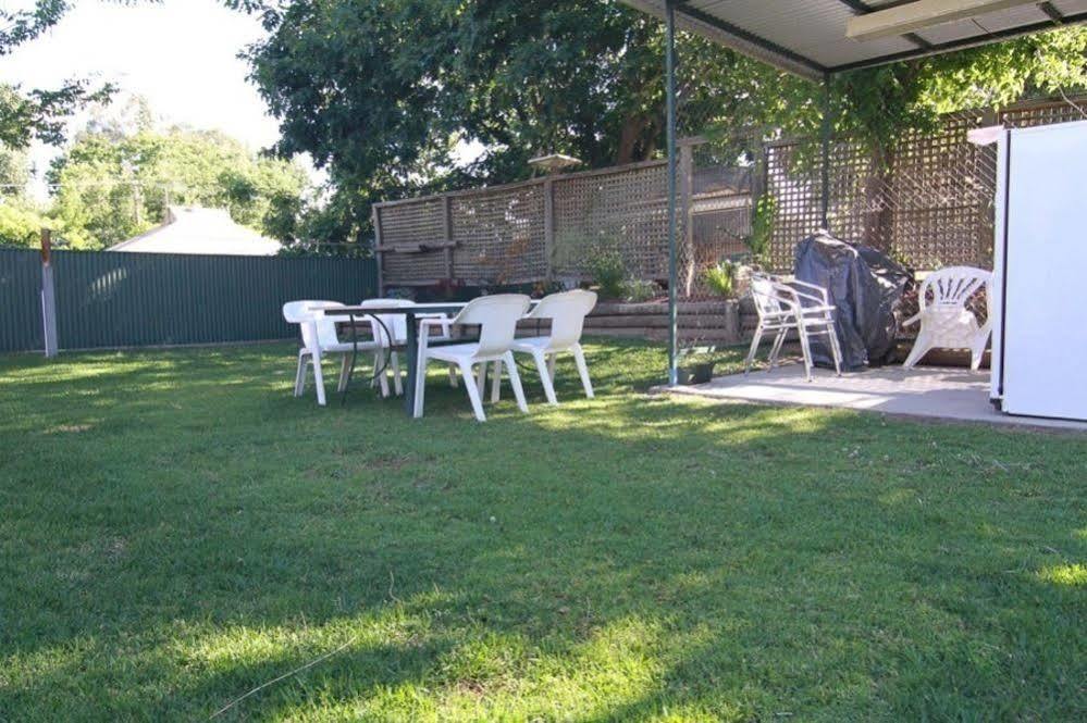 Elms Motor Inn Tumut Dış mekan fotoğraf